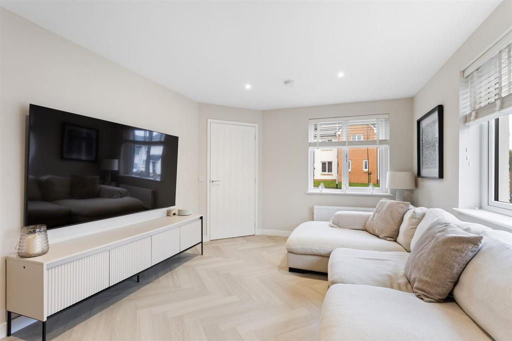 2 Crawford Drive 11.jpg