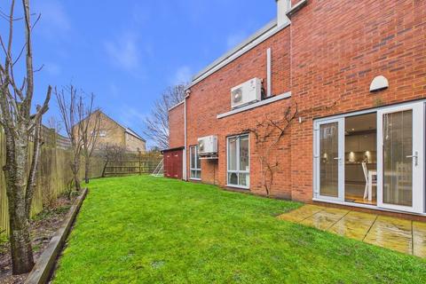 3 bedroom apartment for sale, COULSDON ROAD - CATERHAM ON THE HILL