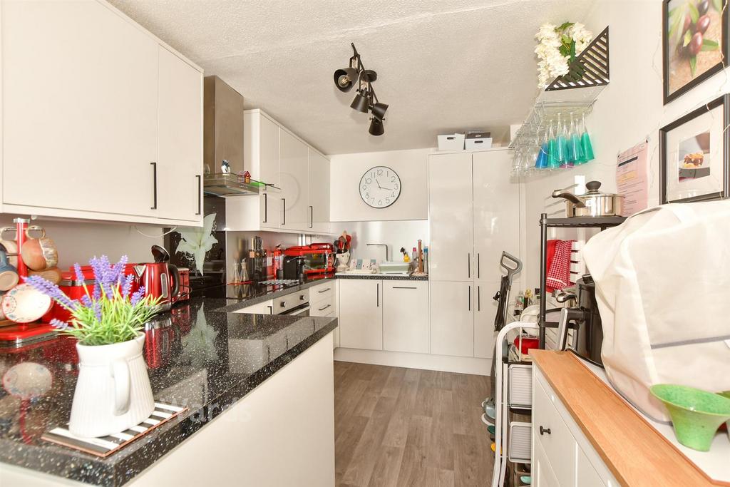 Lounge/Kitchen