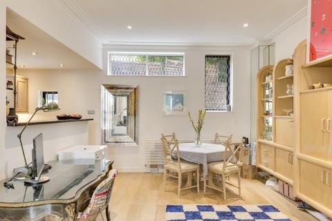 3 bedroom detached house for sale, Ormonde Court, London
