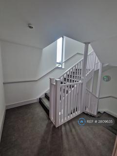 2 bedroom flat to rent, King St, Ramsgate, CT11