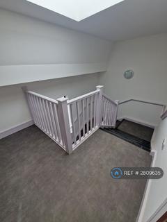 2 bedroom flat to rent, King St, Ramsgate, CT11