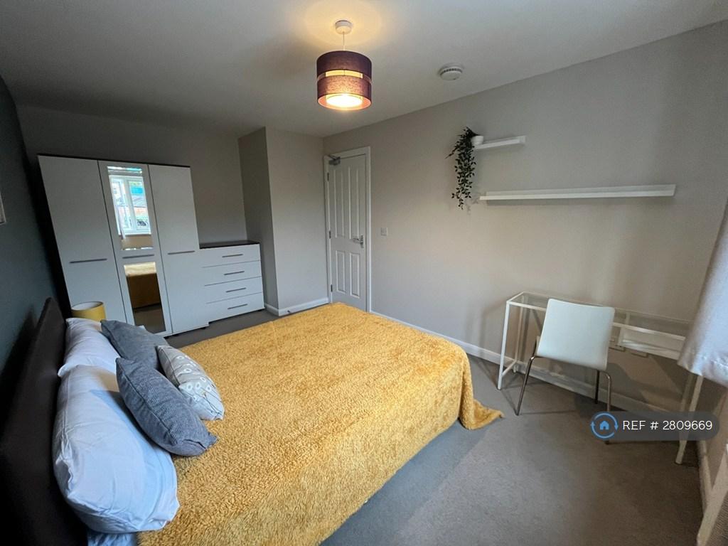 Beautiful, Spacious Double Bedroom