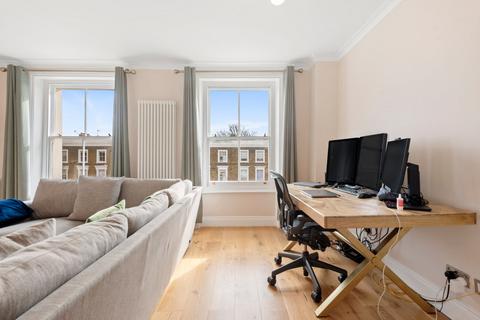 2 bedroom maisonette to rent, Elizabeth Avenue, London