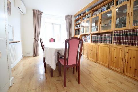 5 bedroom semi-detached house for sale, Edgware HA8