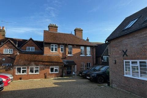 Retail property (high street) to rent, 92 High St Great Missenden HP16 0AN