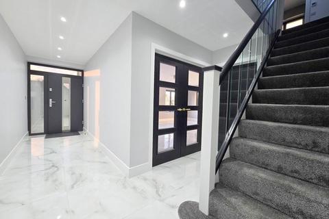 5 bedroom detached house for sale, Warburton Close, Harrow