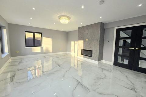 5 bedroom detached house for sale, Warburton Close, Harrow