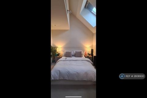 1 bedroom in a house share to rent, Artisan Mews, London, NW10