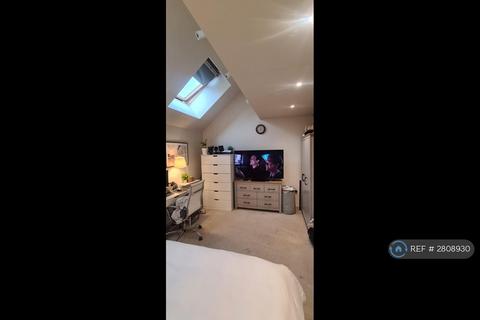 1 bedroom in a house share to rent, Artisan Mews, London, NW10
