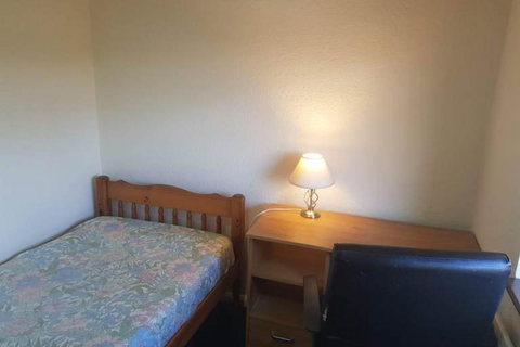 1 bedroom in a house share to rent, Fir Tree Avenue, West Drayton UB7