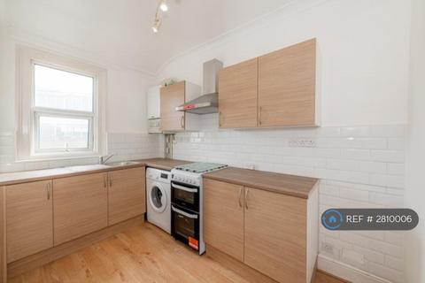 2 bedroom flat to rent, Middle Lane, London, N8