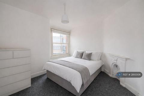 2 bedroom flat to rent, Middle Lane, London, N8