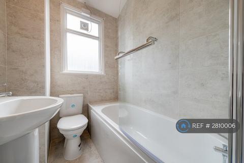 2 bedroom flat to rent, Middle Lane, London, N8