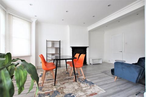 2 bedroom flat to rent, Oakfield Road, Croydon, CR0