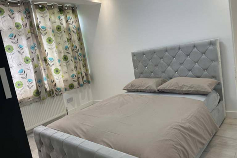 1 bedroom in a house share to rent, Rochester Avenue, Feltham TW13