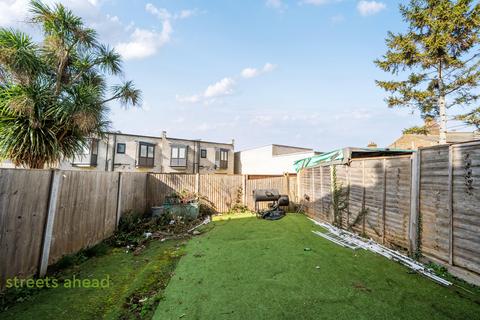 3 bedroom apartment for sale, Hythe Road, Thornton Heath, CR7