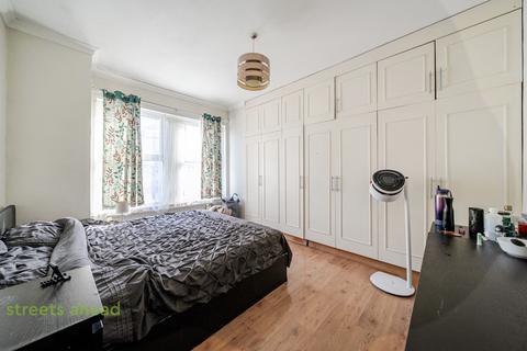 3 bedroom apartment for sale, Hythe Road, Thornton Heath, CR7
