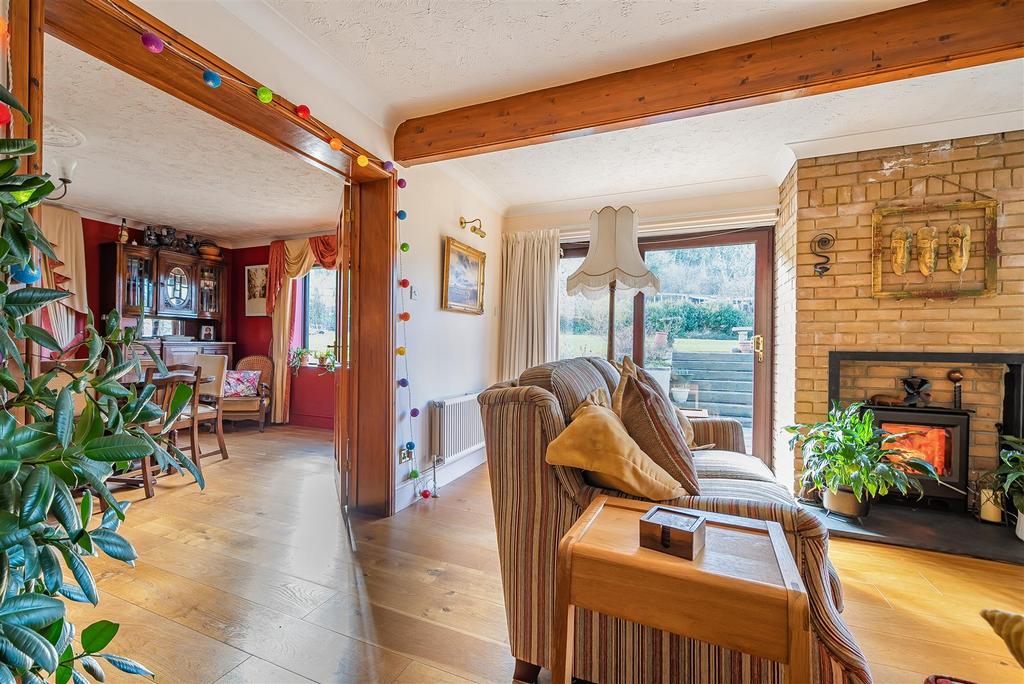 Sitting/Dining room