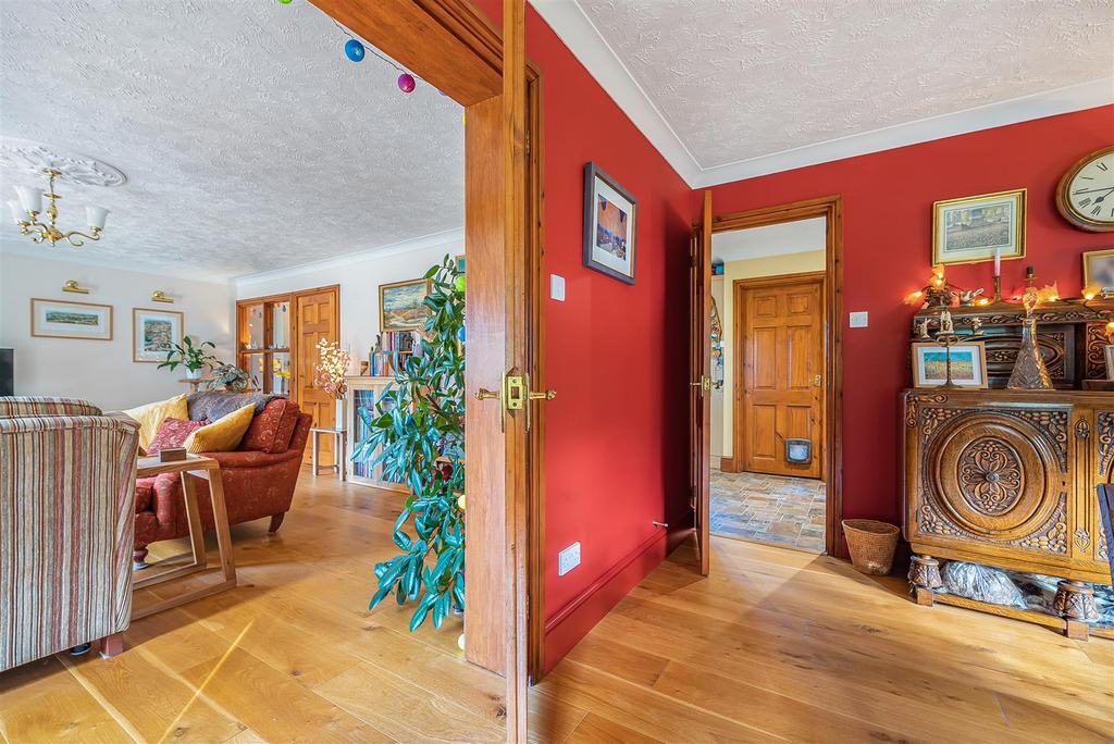 Sitting/Dining room