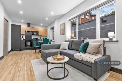 1 bedroom flat to rent, High Road, London, N12