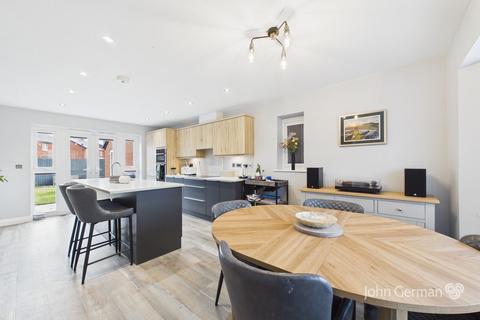 4 bedroom detached house for sale, Beeley Close, Ashbourne