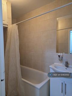 Studio to rent, Gloucester Terrace, London, W2, W2