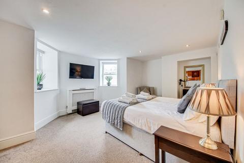 1 bedroom property to rent, Golf Open 2026 - Westcliffe Road, Birkdale - Sleeps Two One Bed Apt