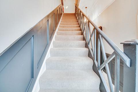 3 bedroom property to rent, Golf Open 2026 - Westcliffe Road, Birkdale - Sleeps Six Three Bedroom Apt