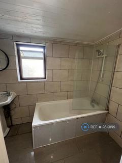 1 bedroom in a flat share to rent, Plaistow, London, E13