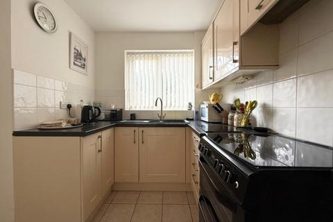 3 bedroom semi-detached house for sale, Dunston Drive, Chase Terrace
