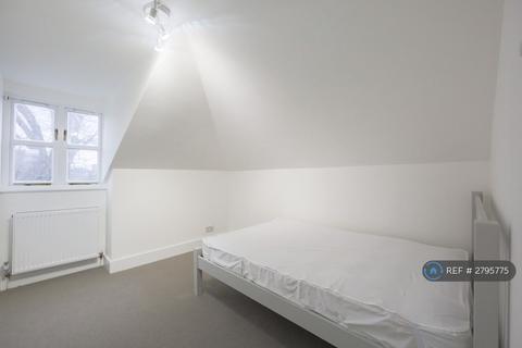 4 bedroom flat to rent, Hawley Road, London, NW1