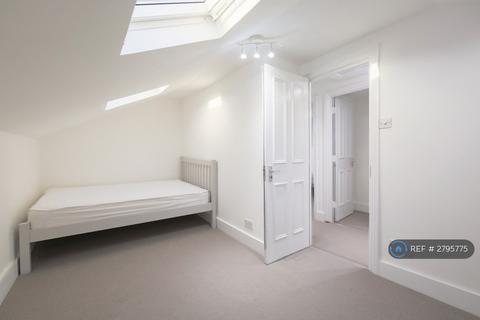 4 bedroom flat to rent, Hawley Road, London, NW1