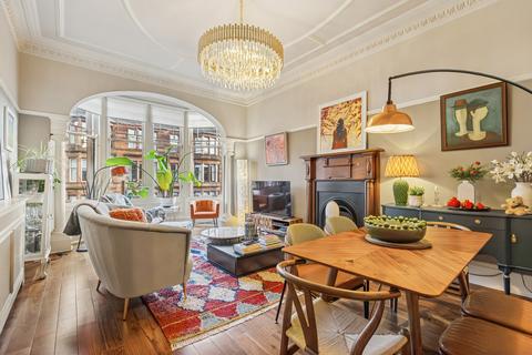 undefined, 2/1, 42 Falkland Street, Hyndland, G12 9QY