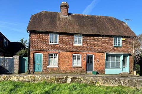 2 bedroom end of terrace house for sale, Church Road, Goudhurst, Kent, TN17 1BH