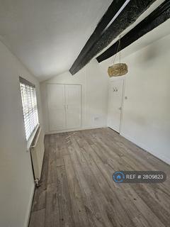 2 bedroom semi-detached house to rent, Crab Lane, Manchester, M9