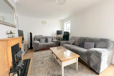 undefined, Bracklesham Gardens, Putteridge, Luton, LU2 8QJ