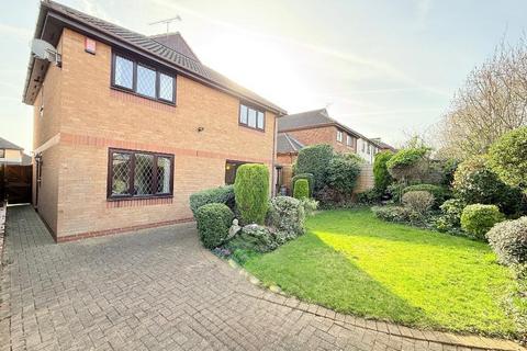 4 bedroom detached house for sale, Charndon Close, Barton Hills, Luton, Bedfordshire, LU3 4DU