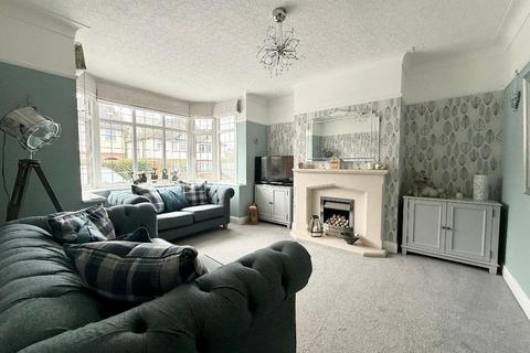 undefined, Elmwood Crescent, Old Bedford Road Area, Luton, Bedfordshire, LU2 7HZ