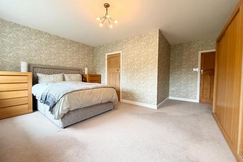 4 bedroom semi-detached house for sale, Elmwood Crescent, Old Bedford Road Area, Luton, Bedfordshire, LU2 7HZ