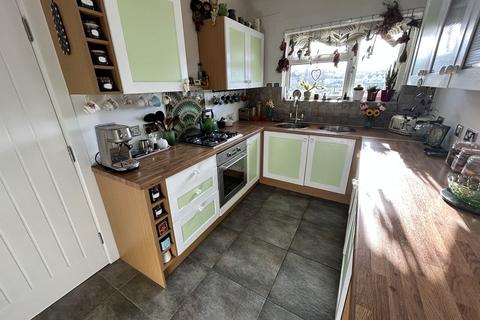 3 bedroom apartment for sale, Abbey Road, Rhos on Sea
