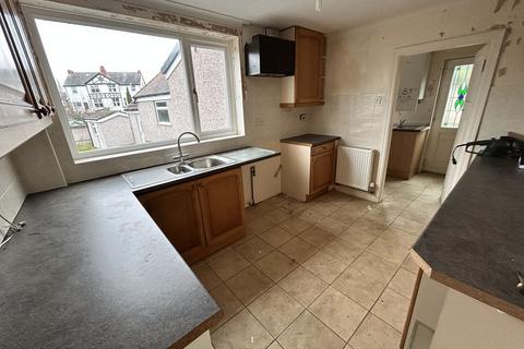 4 bedroom semi-detached house for sale, Yerburgh Avenue, Colwyn Bay