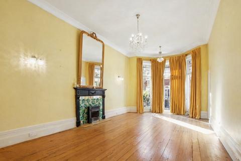 1 bedroom flat for sale, Rosary Gardens, South Kensington, London