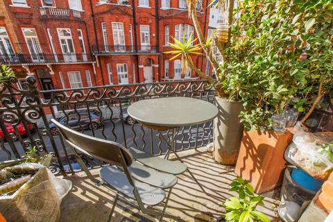 1 bedroom flat for sale, Rosary Gardens, South Kensington, London