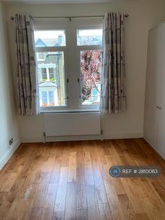 2 bedroom flat to rent, Dempster Road, London, SW18