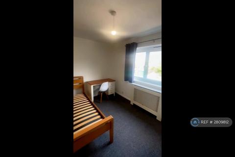 2 bedroom flat to rent, Scarfe Way, Colchester, CO4