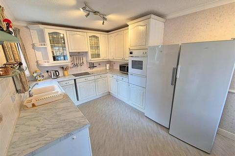 4 bedroom detached house for sale, Orchard Close, Kingsland, Leominster, Herefordshire, HR6 9QS