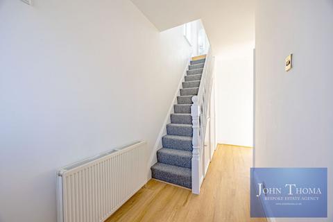 undefined, Roding Lane North, Woodford Green IG8