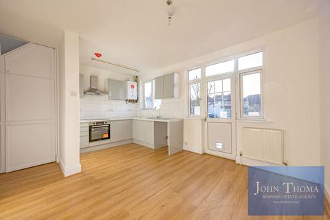 undefined, Roding Lane North, Woodford Green IG8