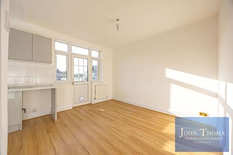 undefined, Roding Lane North, Woodford Green IG8